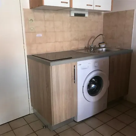 Villa Charmante T1+cabine+mezzanine - 4 Pers, Terrasse, Parking, Proximite Commerces, Bord De - Fr-1-81-53 Leucate